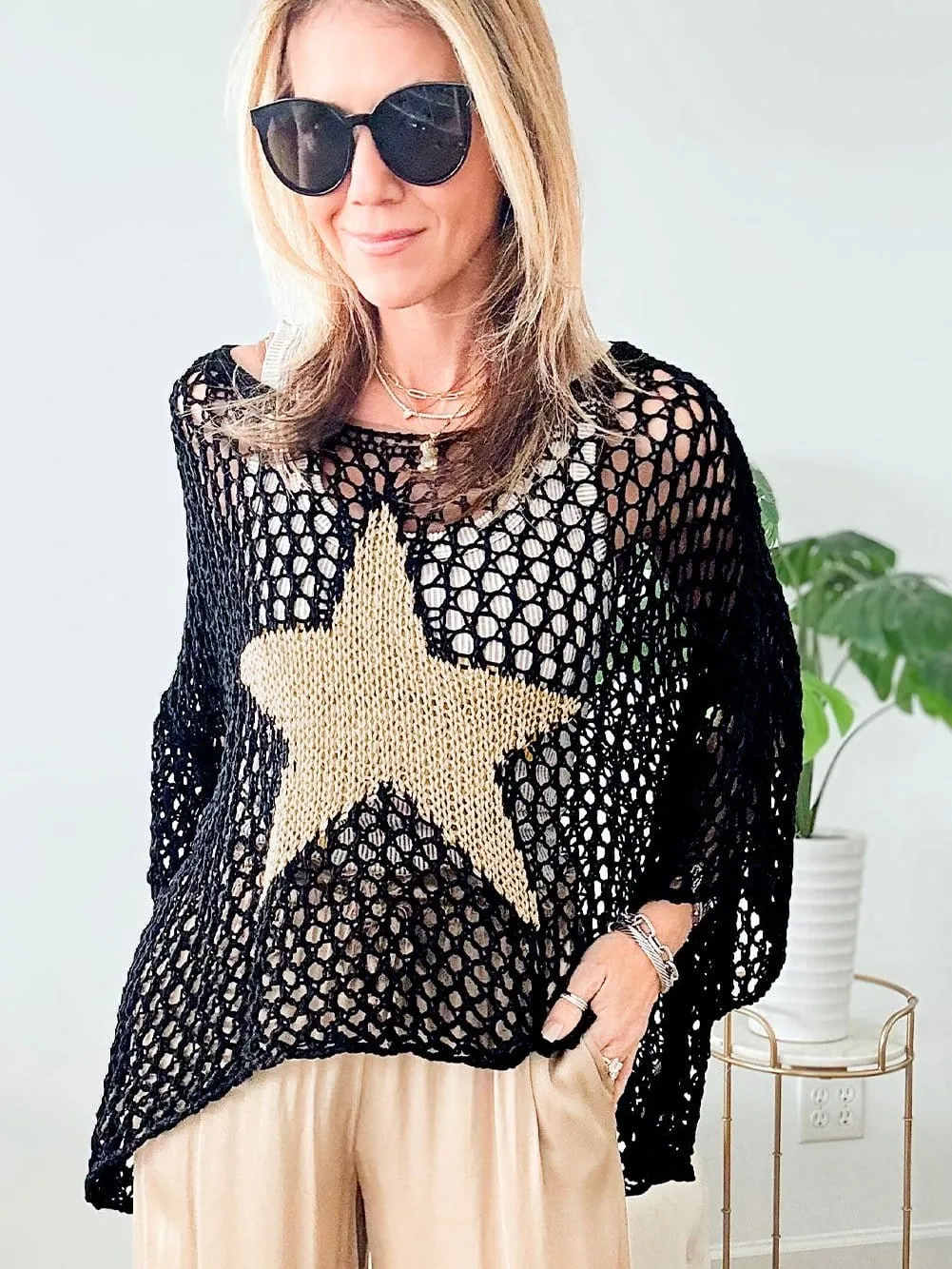 Appealing Crochet Knit Top with Star