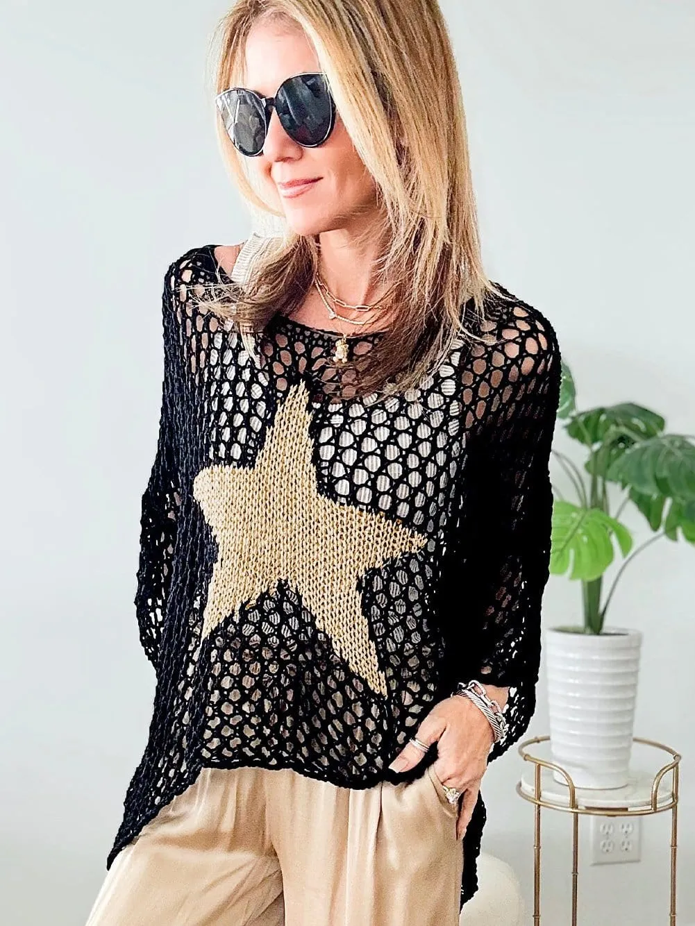 Appealing Crochet Knit Top with Star