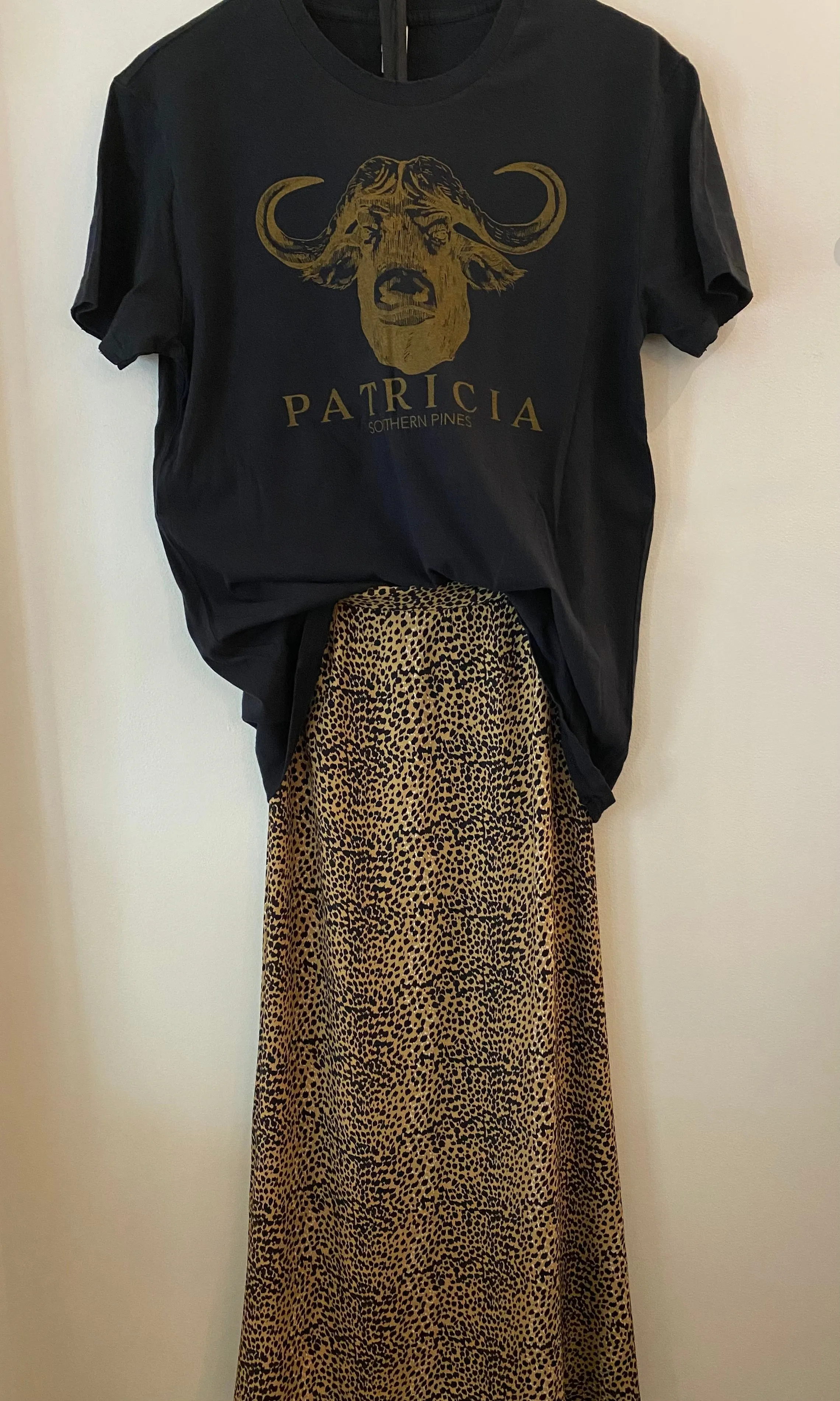 PATRICIA Graphic T Black w/ Brown Logo
