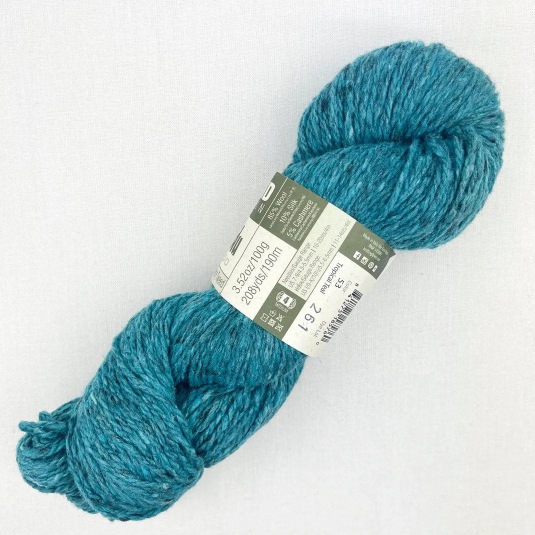 Queensland Cabled Poncho Knitting Kit | Queensland Kathmandu Aran & Knitting Pattern