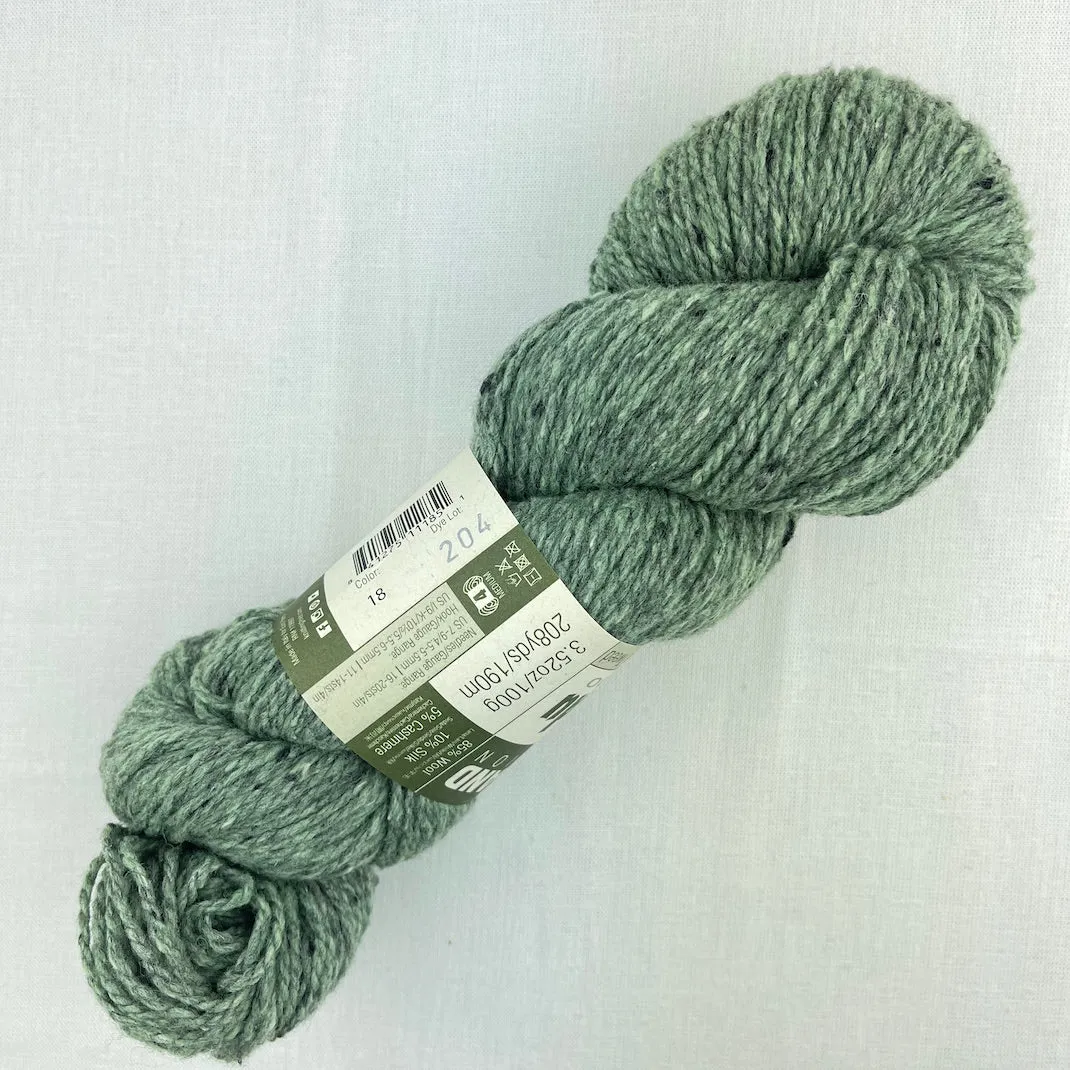 Queensland Cabled Poncho Knitting Kit | Queensland Kathmandu Aran & Knitting Pattern