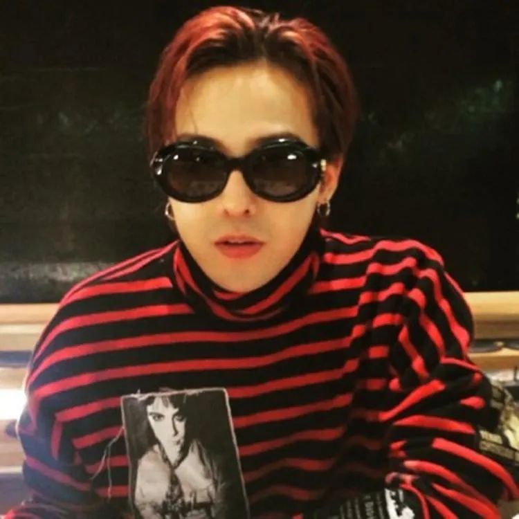 "GD" PULLOVER
