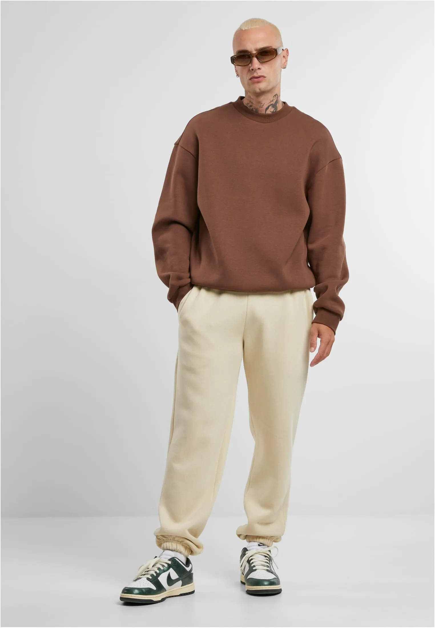 UC Basic Essential Sweatpants