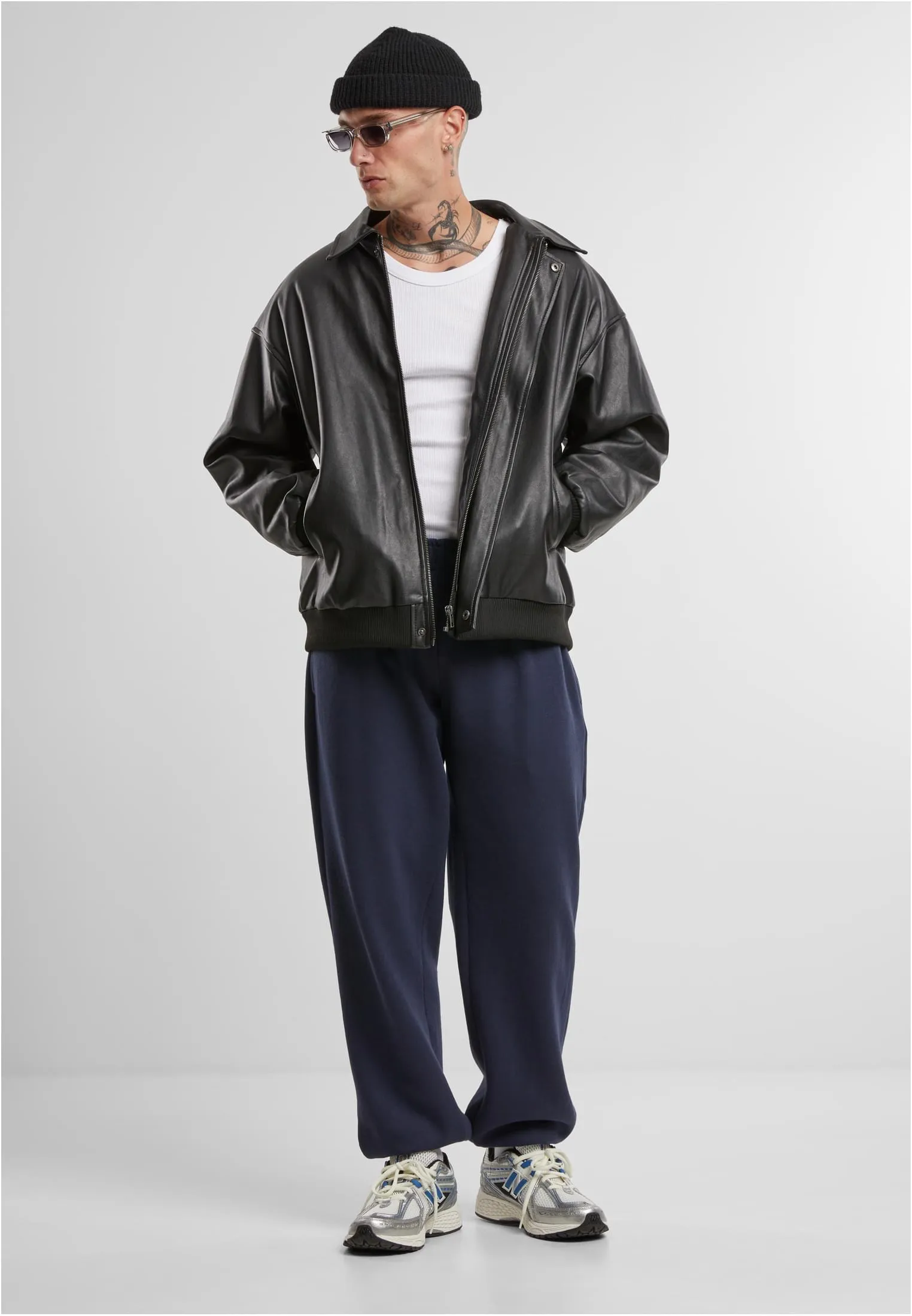 UC Basic Essential Sweatpants