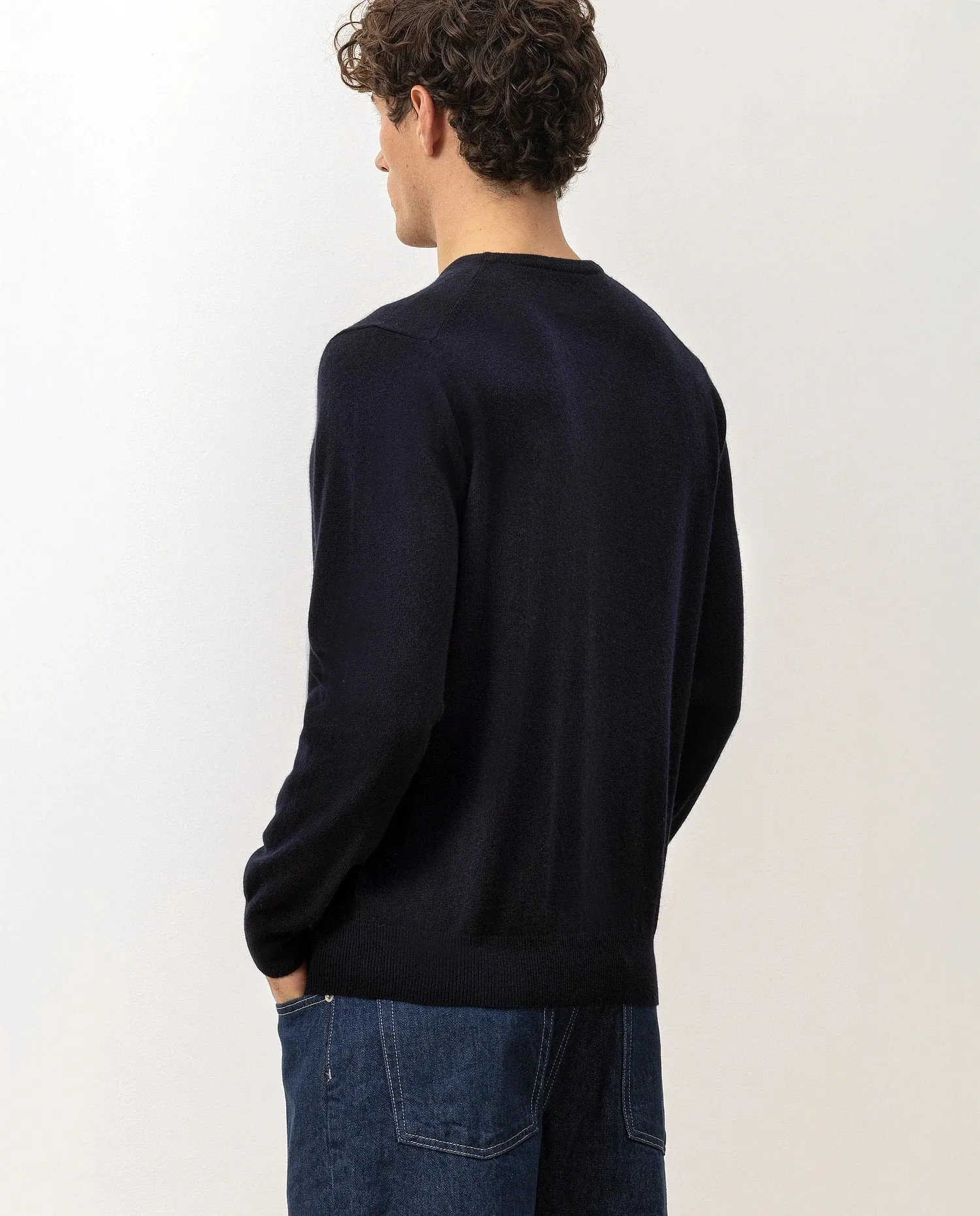 V-Ausschnitt Pullover aus Cashmere in Navy