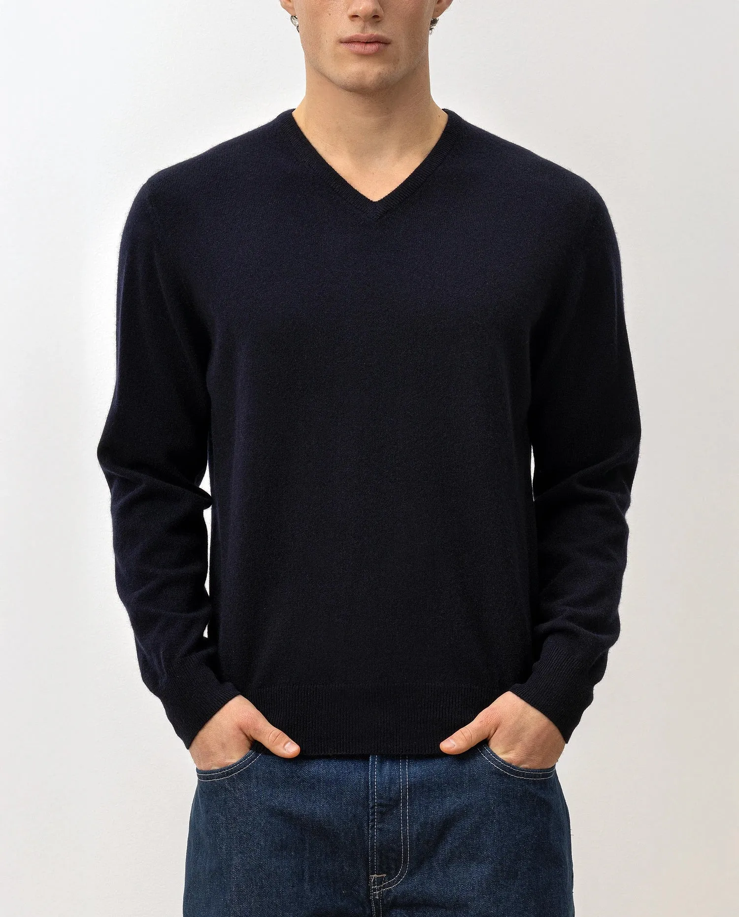 V-Ausschnitt Pullover aus Cashmere in Navy