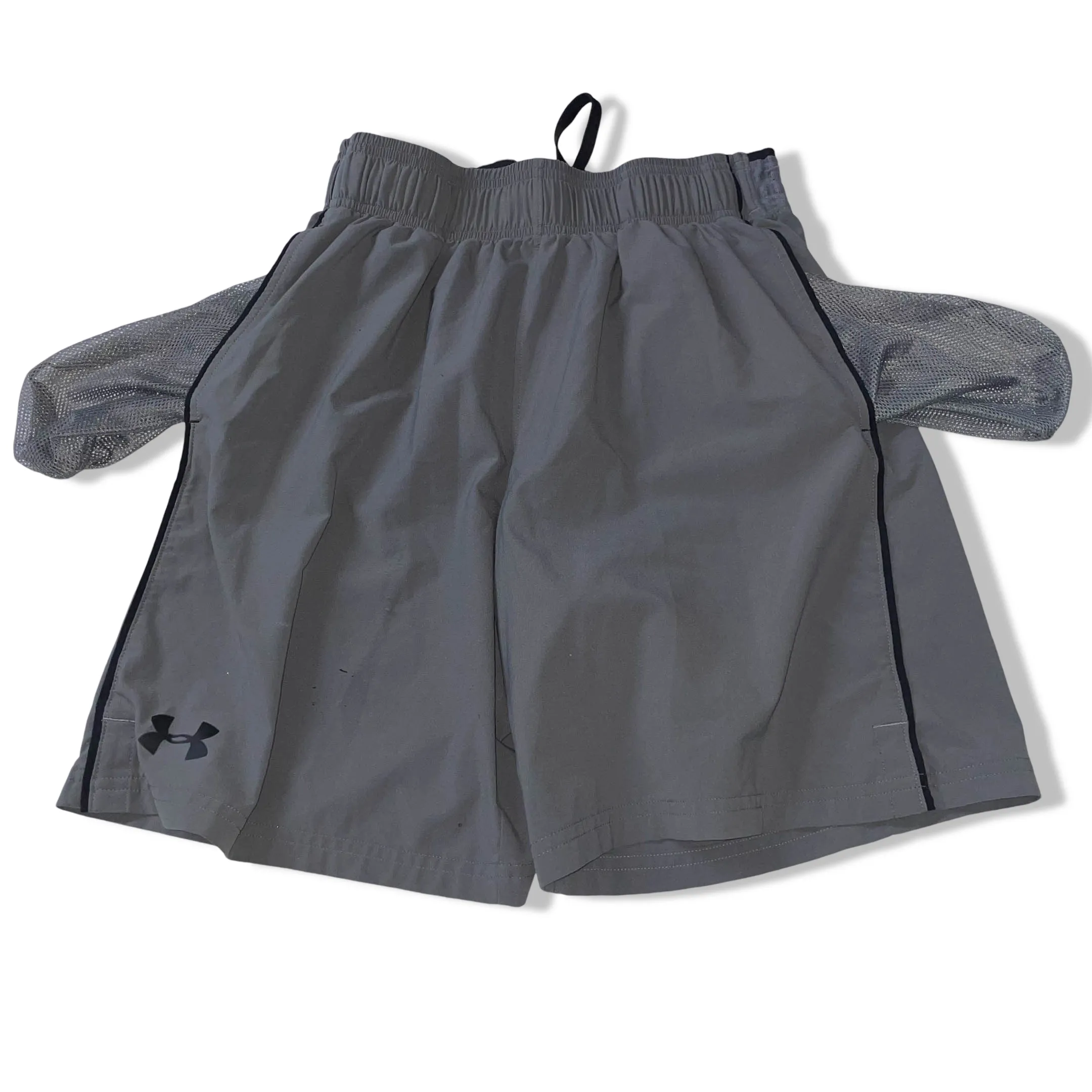 Vintage Grey men's Under Armour sport training short in M | W 24 | GREY|SKU 3686